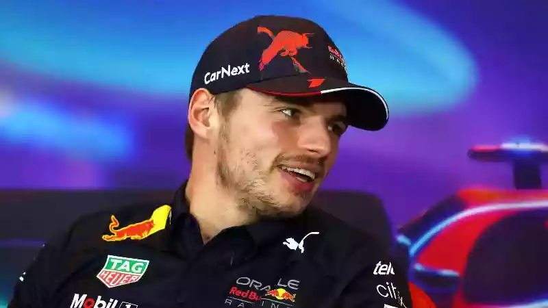 Макс Ферстаппен вызывает ажиотаж среди фанатов Формулы-1, покупая новую Ferrari