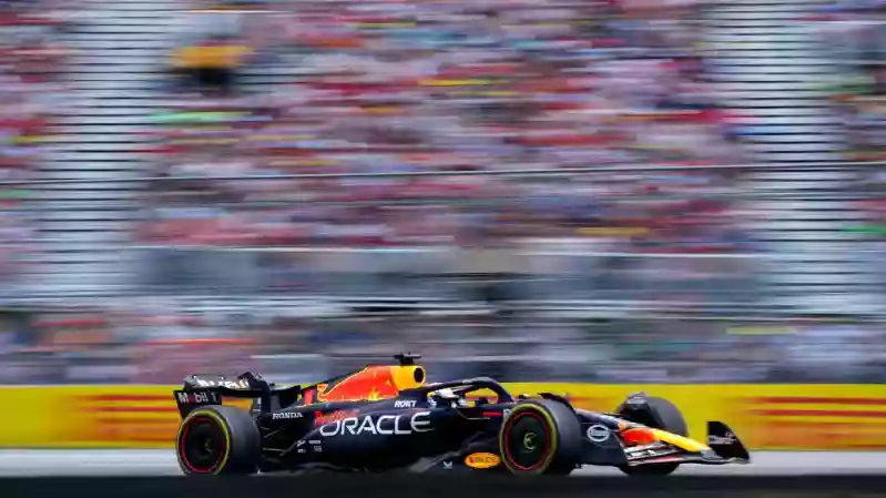 Ферстаппен выигрывает Гран-при Канады, одержав 100-ю победу Red Bull и сравнявшись с результатом Сенны