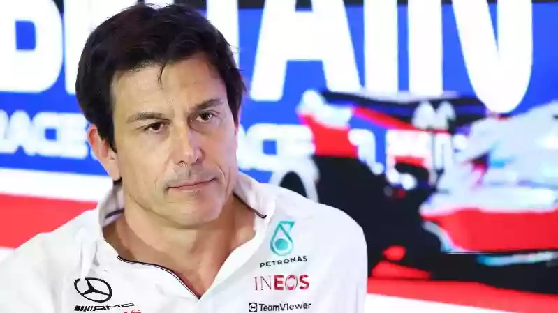 «Подход должен был быть предельно безопасным» — босс Mercedes Тото Вольфф оправдывает дирекцию гонки за то, что на спринте Гран-при Бельгии Формулы-1 2023 года пилотам пришлось проехать несколько разогревочных кругов за машиной безопасности